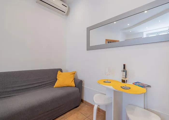 Happy Apartment